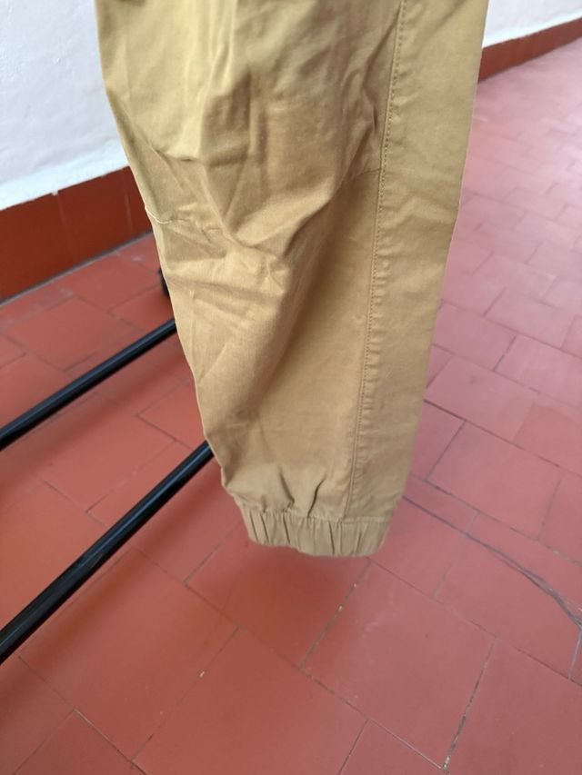 Pantalón jogger Zara beige Talla XL