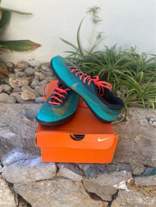 Zapatos de fútbol Nike niño talla X