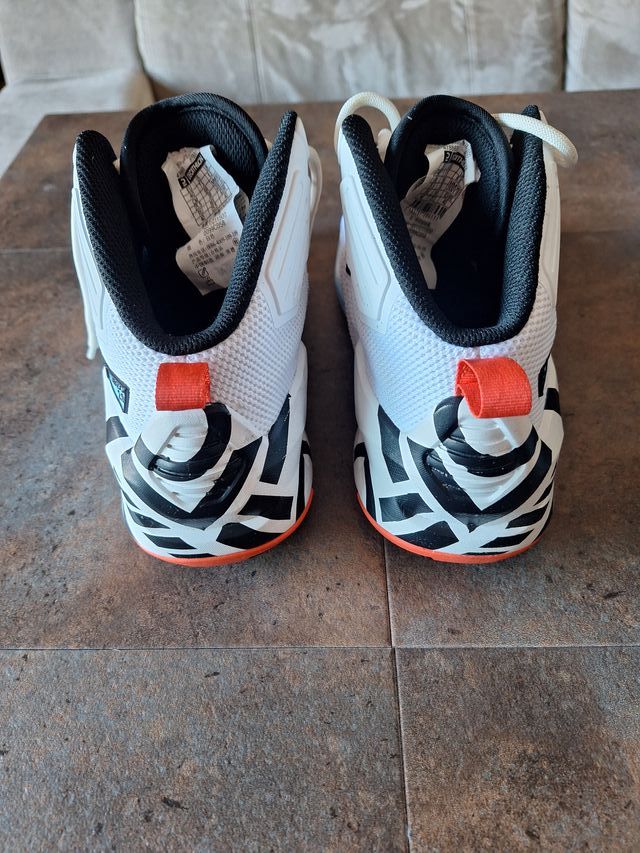 Zapatillas Baloncesto Tarmak n40 NUEVAS