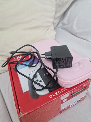 Nintendo Switch OLED + Accesorios