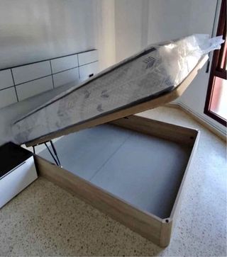 Canapés y colchones nuevos!