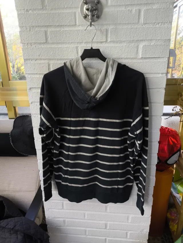 Sudadera Puma con capucha y rayas