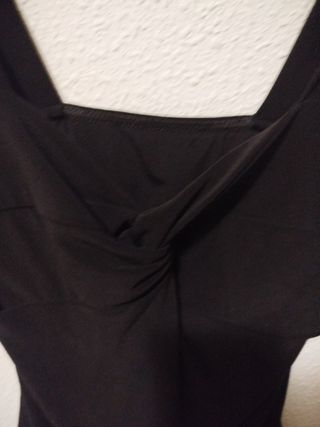 ¡REBAJA FIESTAS! Top negro con detalles plateados