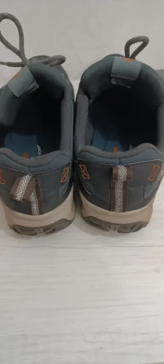 Scarpe uomo verdi e arancioni