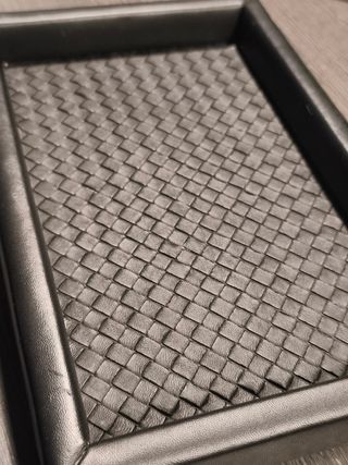 Vassoio Bottega Veneta design intrecciato