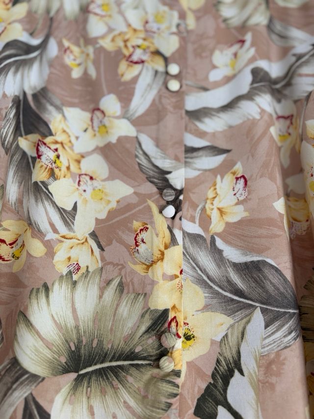 Falda midi floral marrón y multicolor