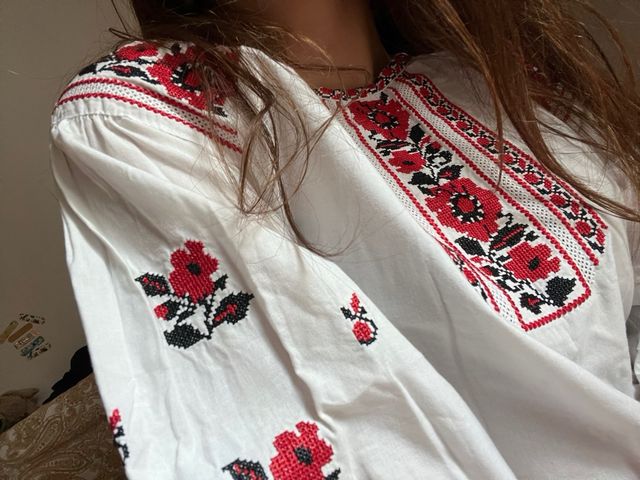 Blusa y falda bordada Tradicional Ukrania