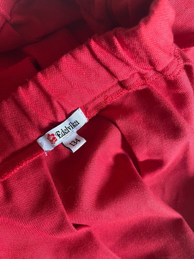 Blusa y falda bordada Tradicional Ukrania