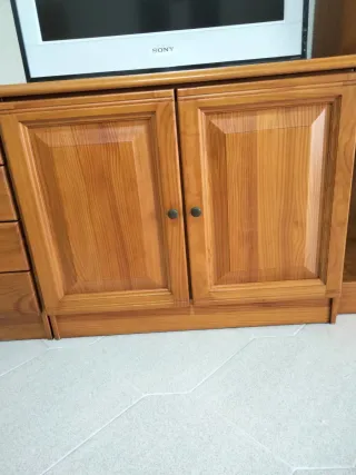 Aparador modular madera y cristal de tres módulos