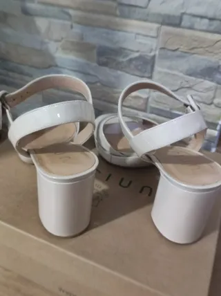Sandalias Unisa Blanco crema