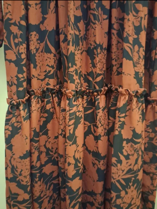 Vestido Poète estampado teja y negro