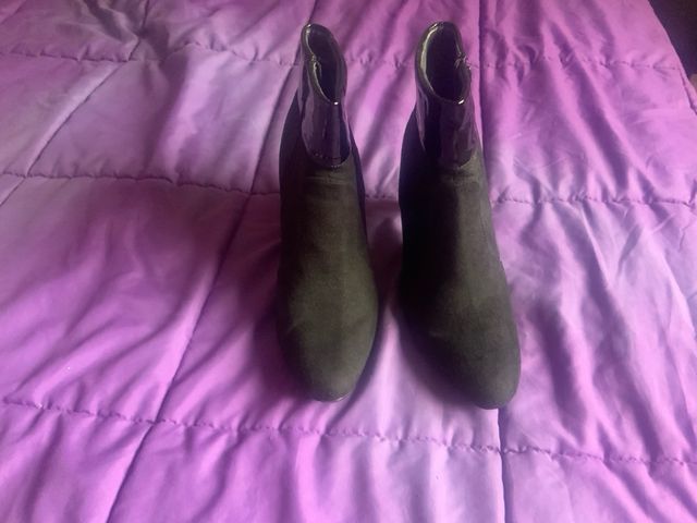 Botines ante y charol negros talla 41