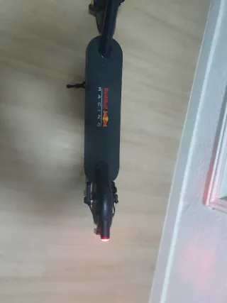 Patinete Eléctrico Red Bull Racing