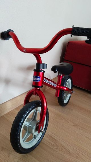 Bicicleta sin pedales Chicco Red Bullet roja