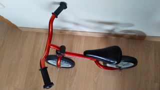 Bicicleta sin pedales Chicco Red Bullet roja