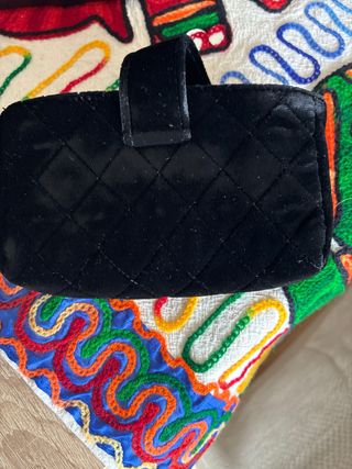Bolso de mano Chanel Negro Terciopelo Dorado