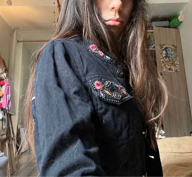 Chaqueta vaquera bordada multicolor