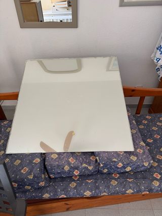 Se regala Espejo de pared sin marco