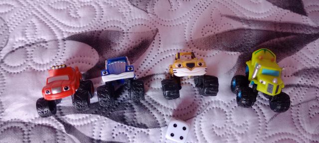 Blaze y los Monster Machines - 4 coches