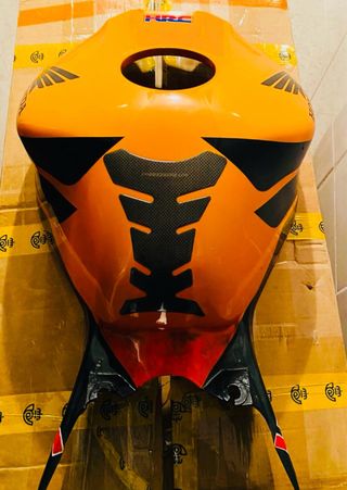 Cubredepósito y Carenado Izquierdo CBR1000RR 05