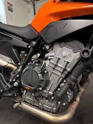 KTM DUKE 790 (105cv)