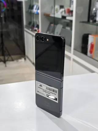 Samsung Galaxy Z Flip5 256GB Gris