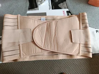 Faja lumbar ajustable con velcro y varillas