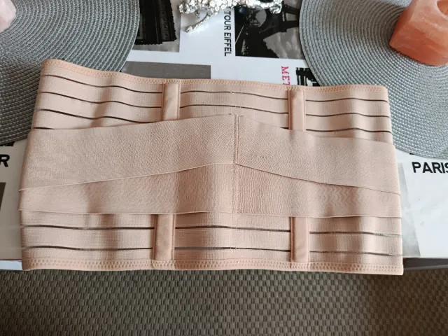 Faja lumbar ajustable con velcro y varillas