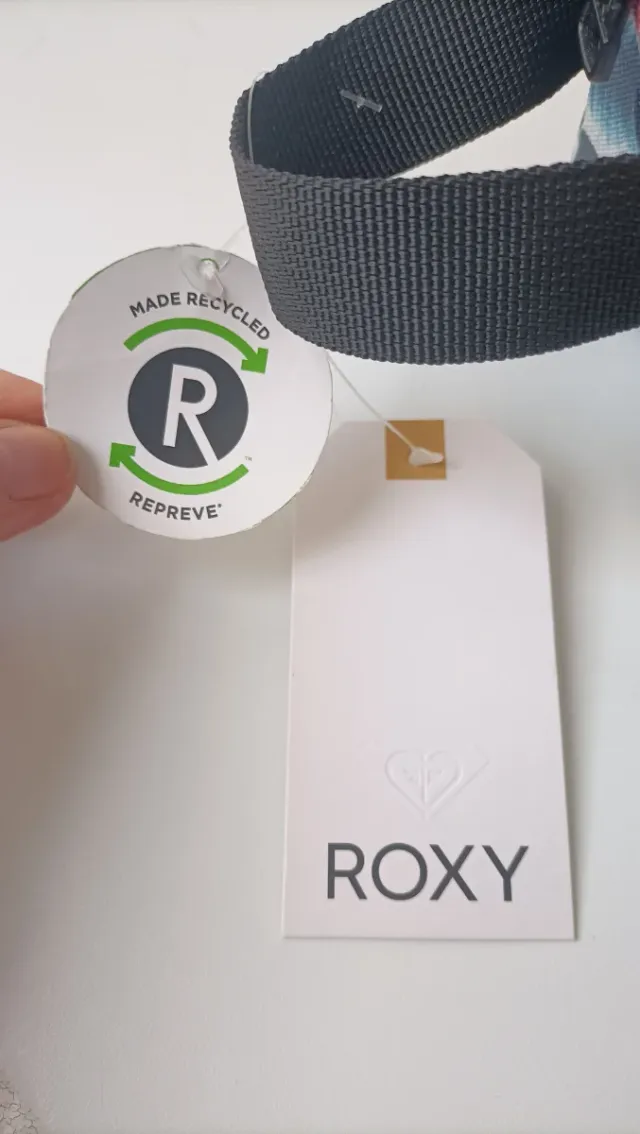 Estuche Roxy floral ,para