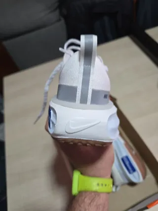 Nike ZoomX Invincible Run FK 3 Blancas