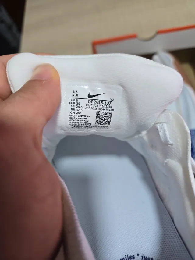 Nike ZoomX Invincible Run FK 3 Blancas