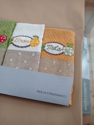 Tris strofinacci cotone