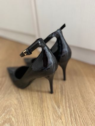 Zapatos de tacón Mango negros charol