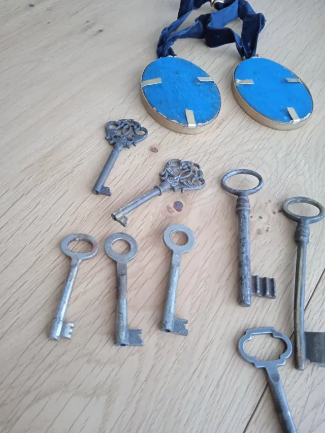 Lote llaves y portarretratos antiguos