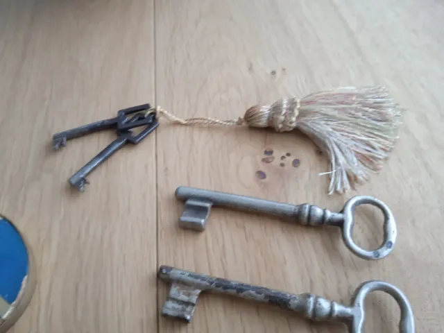 Lote llaves y portarretratos antiguos