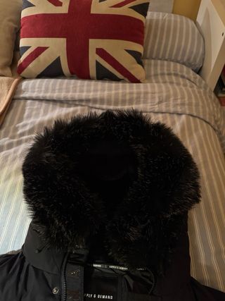 Cazadora JD negra muy abrigada