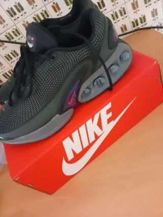 Zapatillas Nike Negras y Moradas