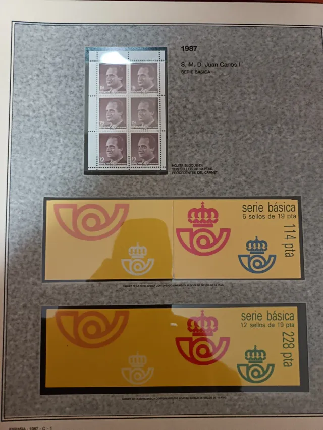 Álbum de Sellos Rojo con Estuche sellos del 84-88