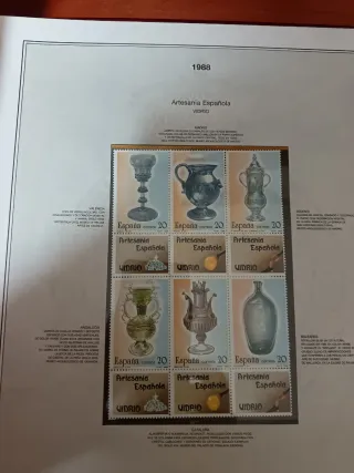 Álbum de Sellos Rojo con Estuche sellos del 84-88