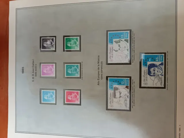 Álbum de Sellos Rojo con Estuche sellos del 84-88