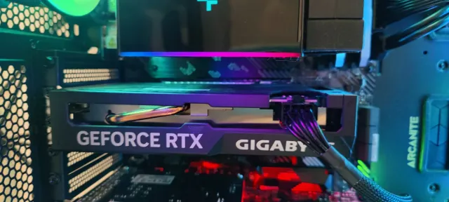 Tarjeta Gráfica Gigabyte RTX 4060 8GB