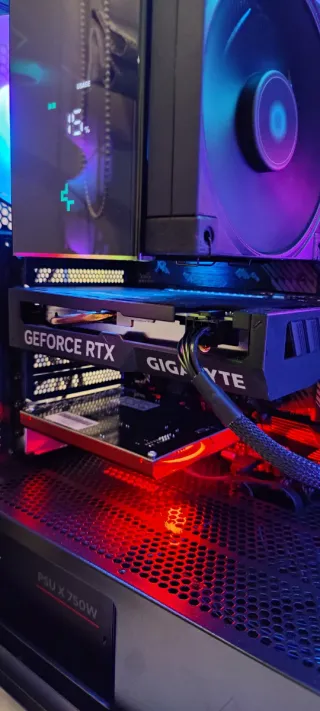 Tarjeta Gráfica Gigabyte RTX 4060 8GB