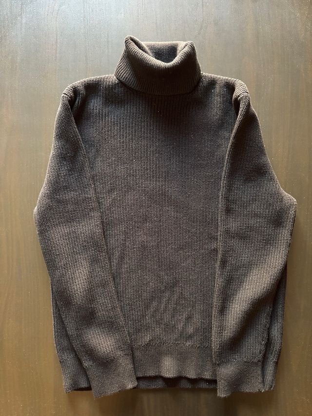 Jersey H&M Cuello Alto Negro