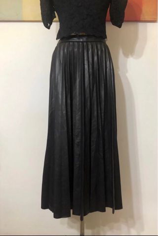 Falda Mango efecto piel