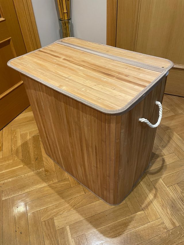 Cesto de bambú para ropa sucia