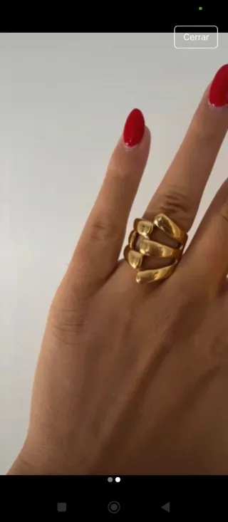 Anillo dorado diseño moderno