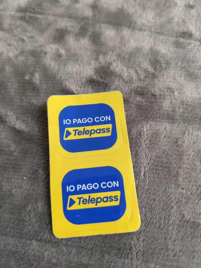 Due adesivi telepass telepedaggio