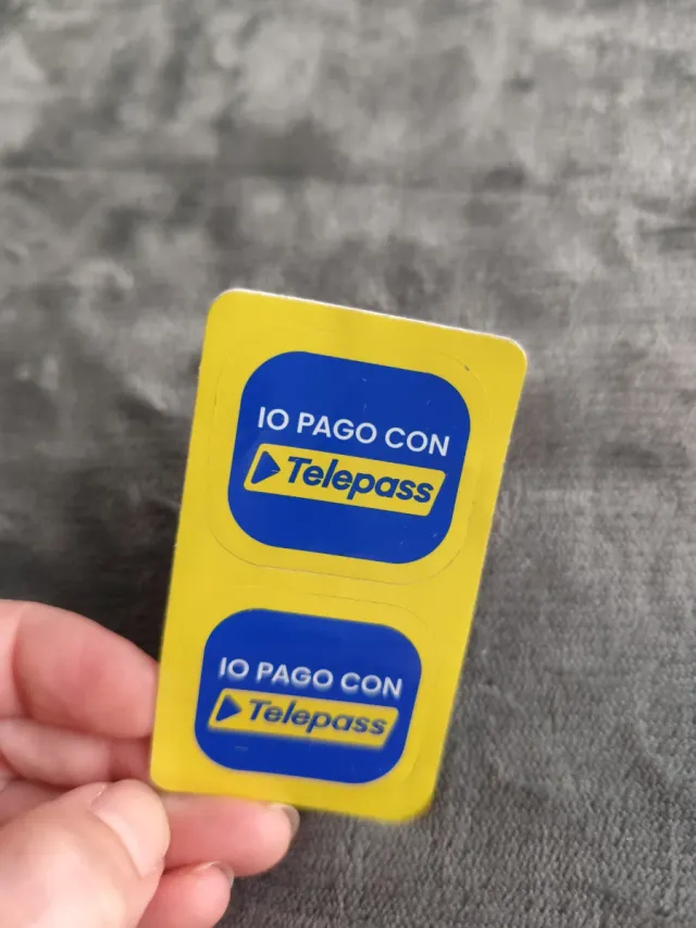 Due adesivi telepass telepedaggio