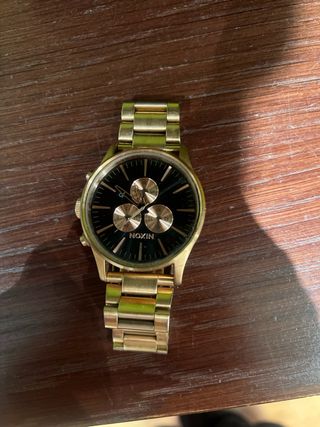 Reloj Nixon Dorado Negro