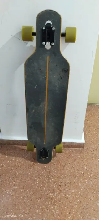 Longboard de madera con diseño